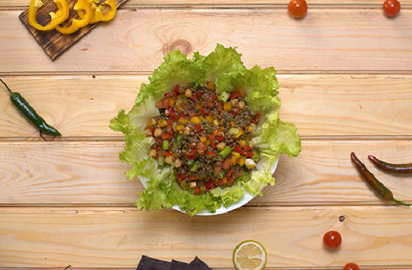 Yeşil Mercimek Salatası Yeşil Mercimek Salatası