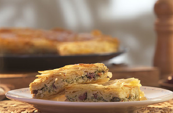 Peynirli ıspanaklı çıtır börek Peynirli ıspanaklı çıtır börek