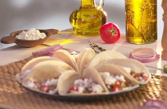 Cacık soslu kuzu etli taco Cacık soslu kuzu etli taco